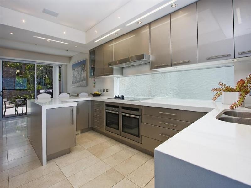 contemporary style kitchen