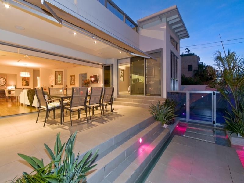 contemporary style dining room
