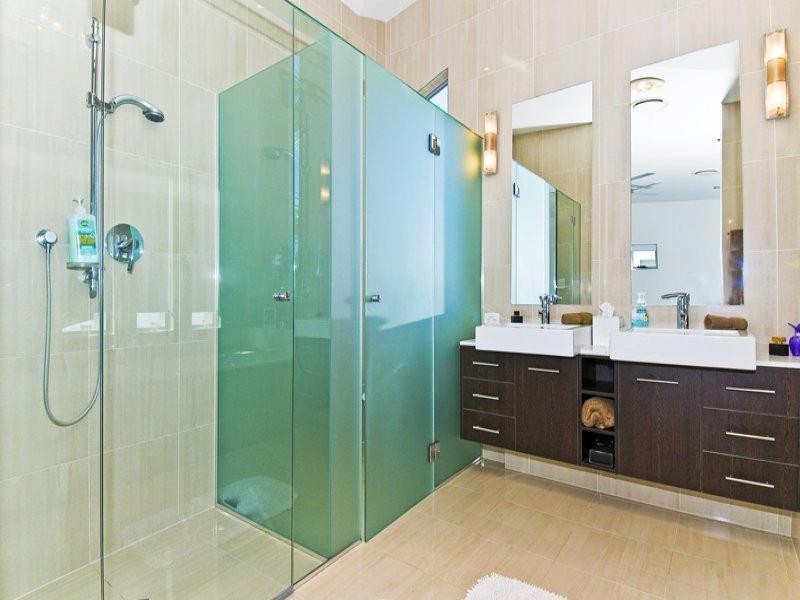 contemporary style bathroom