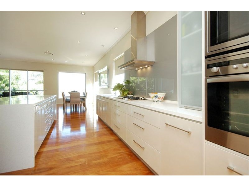 contemporary style kitchen