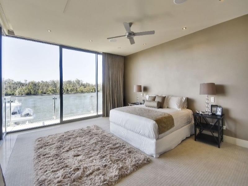 contemporary style bedroom