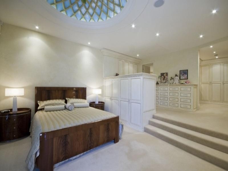 classic style bedroom