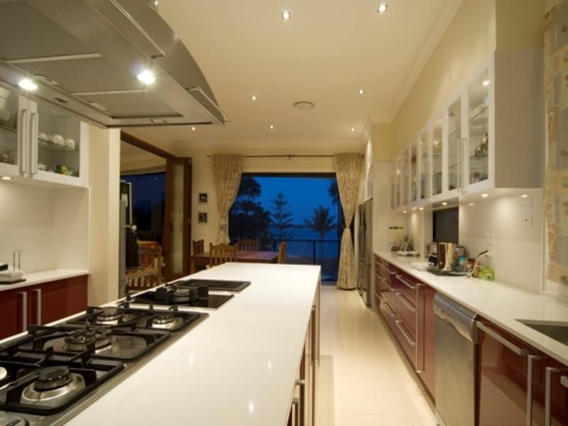 contemporary style kitchen