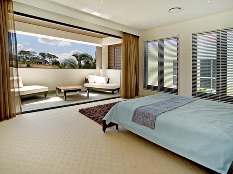 contemporary style bedroom