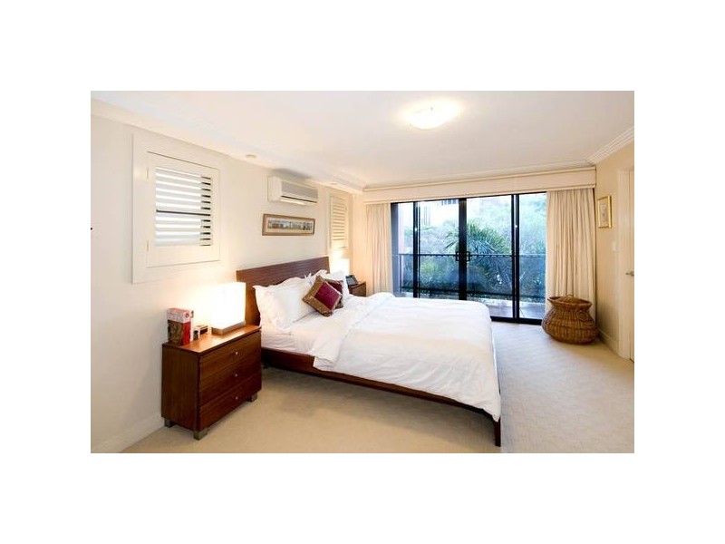 classic style bedroom