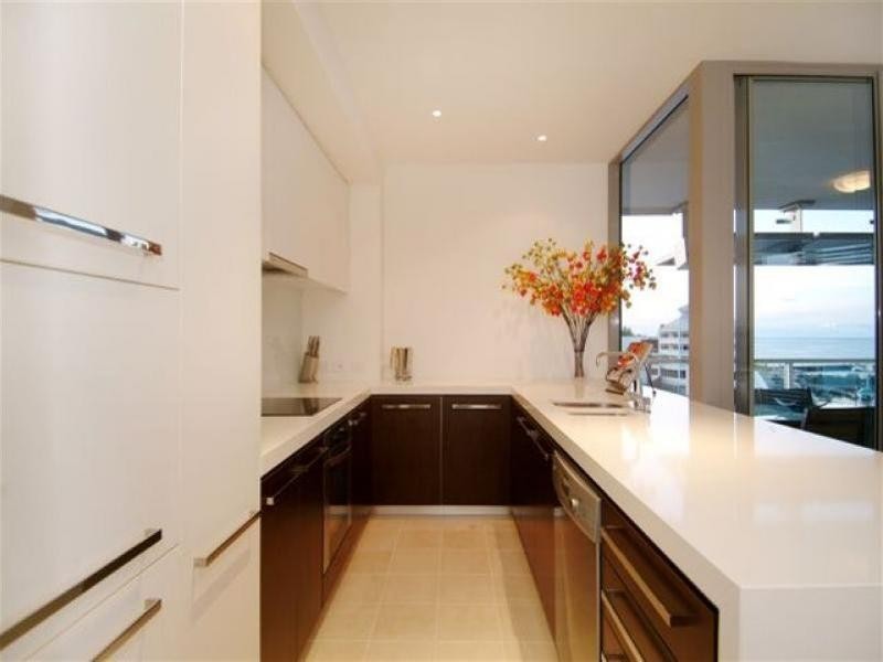 contemporary style kitchen