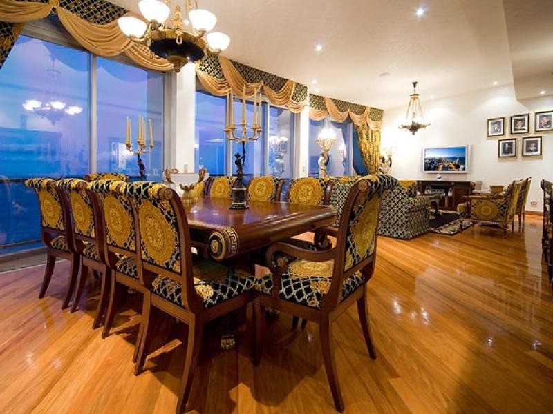 classic style dining room
