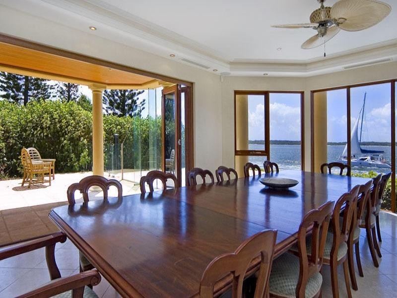 contemporary style living room