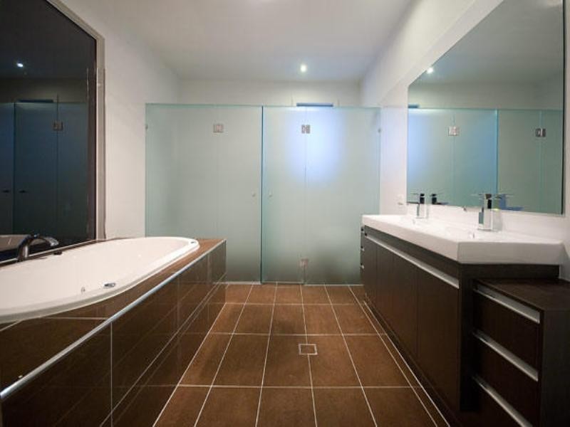 contemporary style bathroom