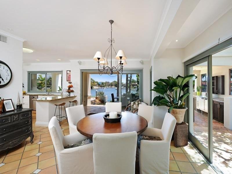 classic style dining room