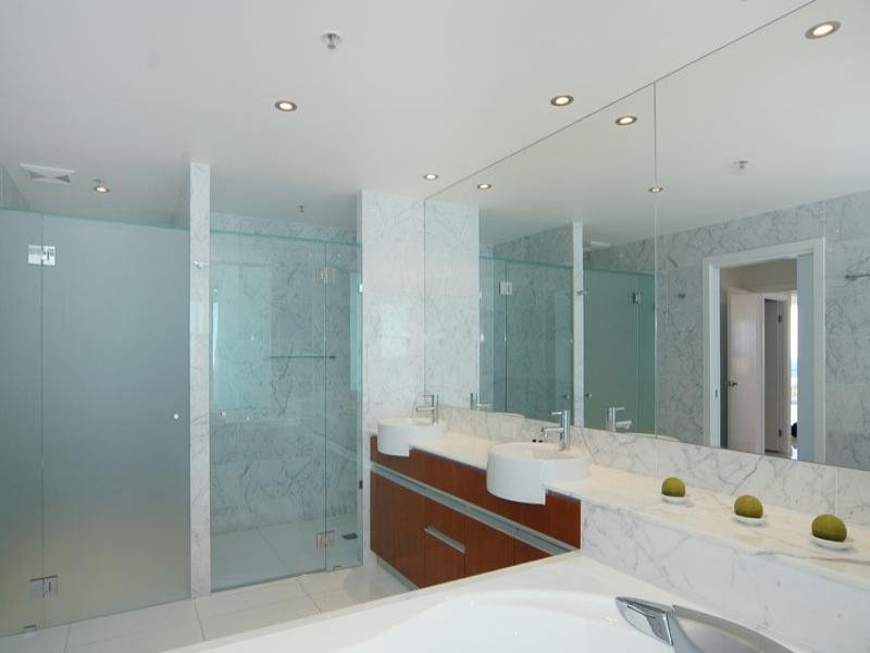 contemporary style bathroom