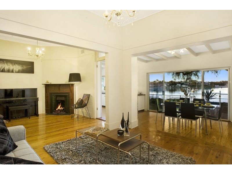 classic style living room