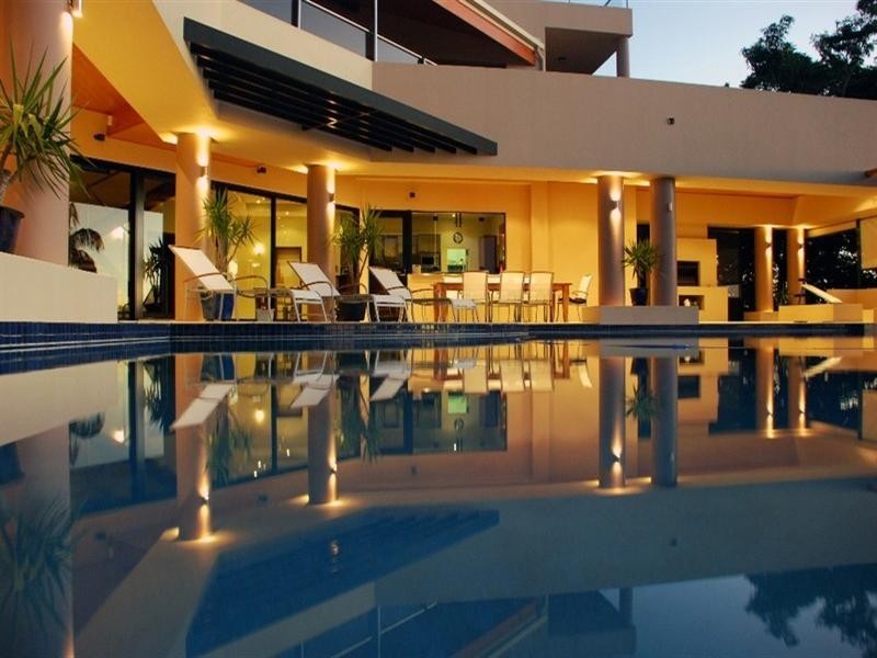 contemporary style kitchen