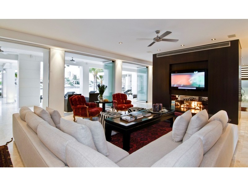 contemporary style living room