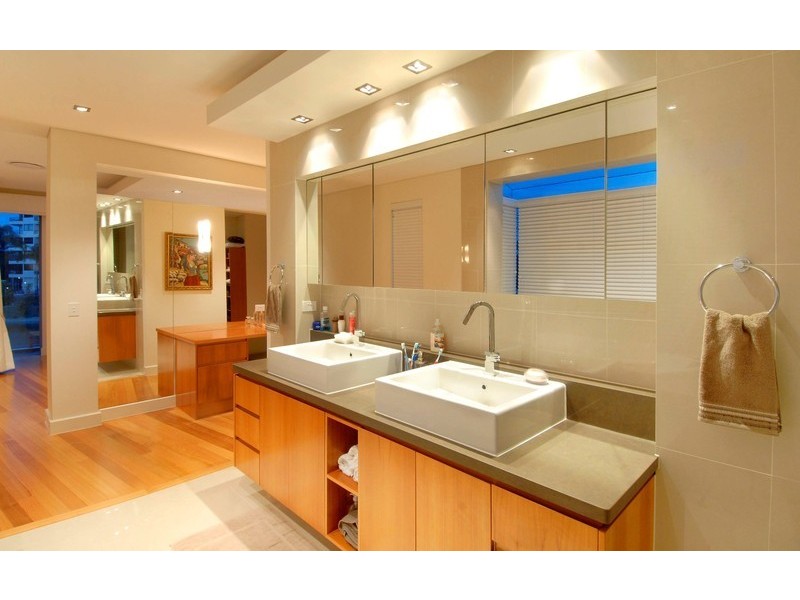 classic style bathroom