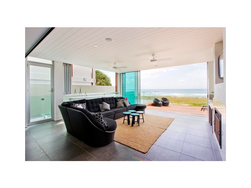 contemporary style living room