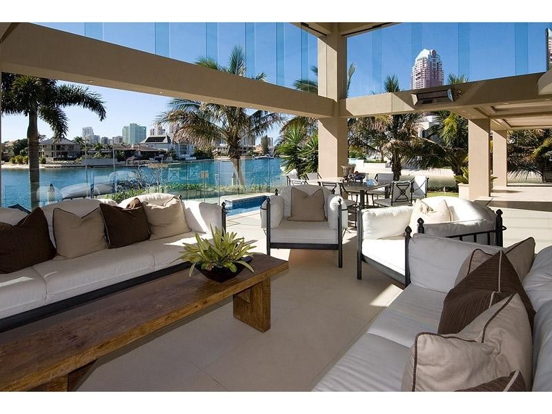 contemporary style living room