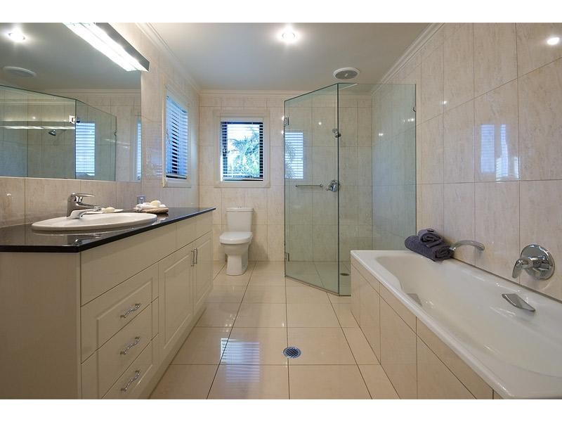 classic style bathroom