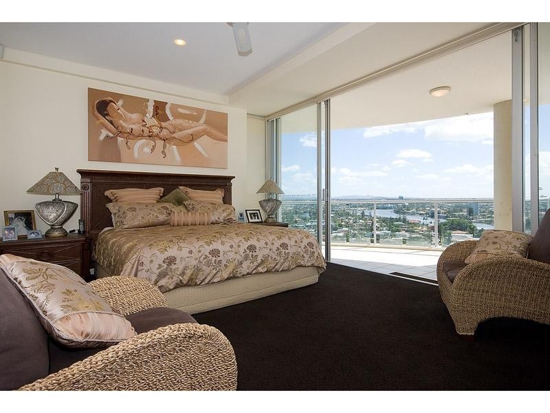 classic style bedroom