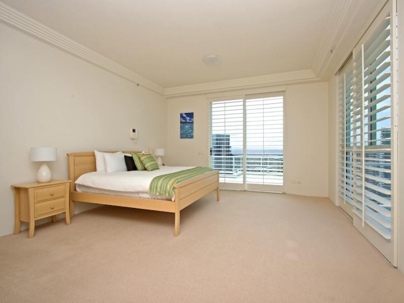 classic style bedroom