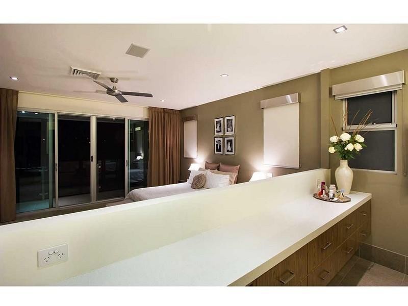 classic style bedroom