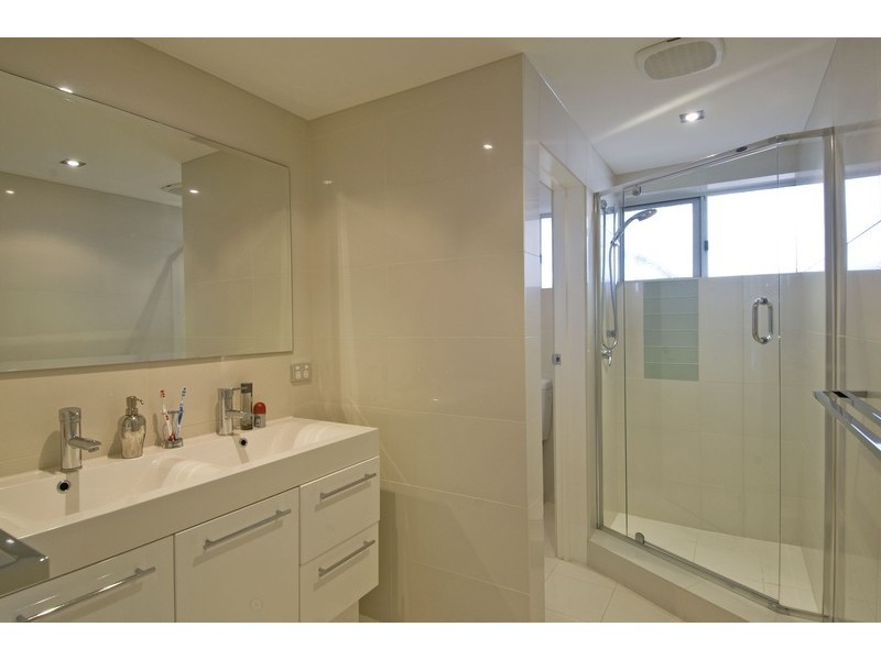 contemporary style bathroom