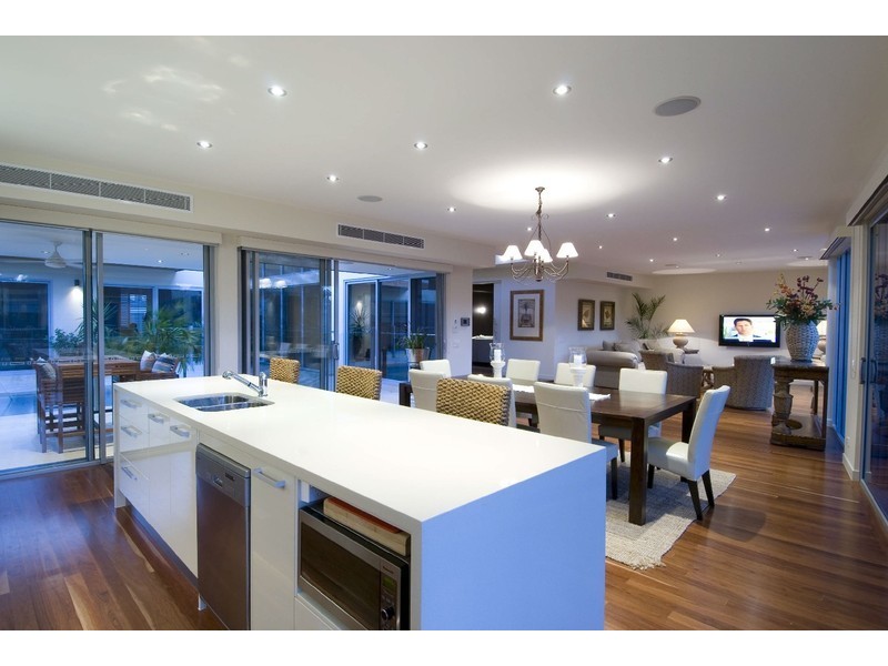 classic style dining room