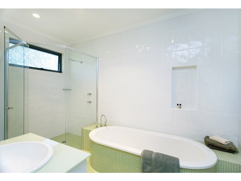 contemporary style bathroom