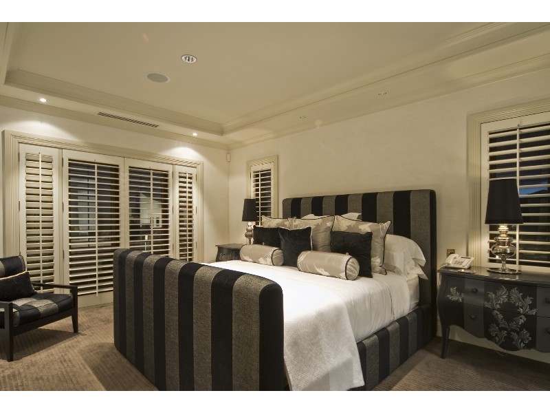 classic style bedroom