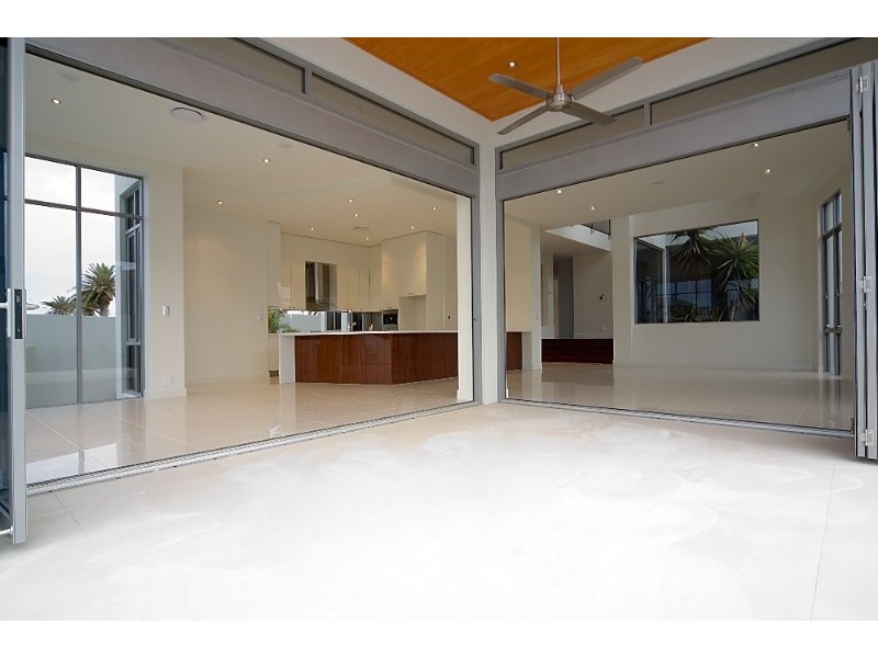 contemporary style kitchen