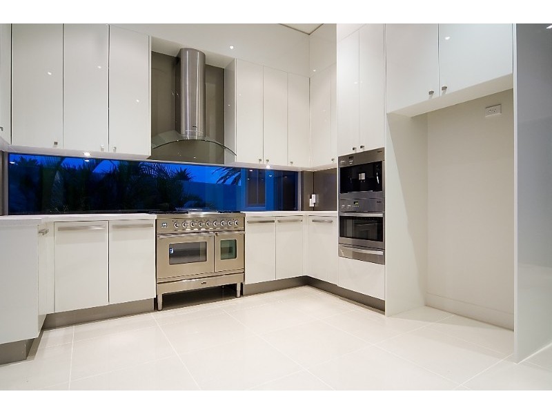 contemporary style kitchen