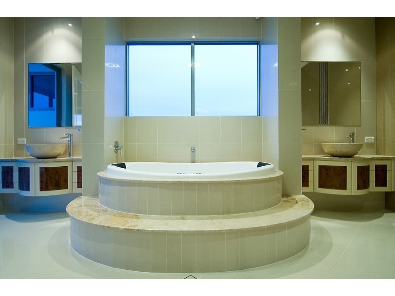 classic style bathroom