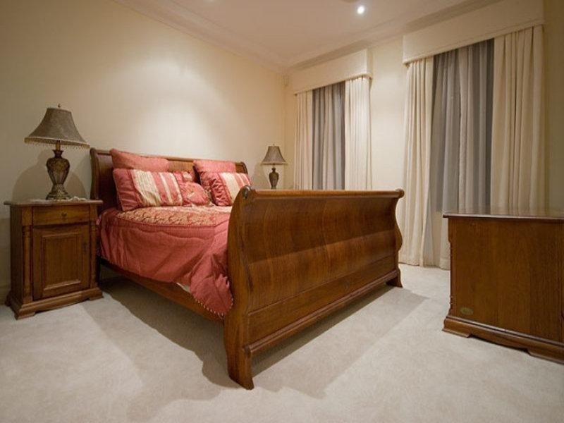 classic style bedroom