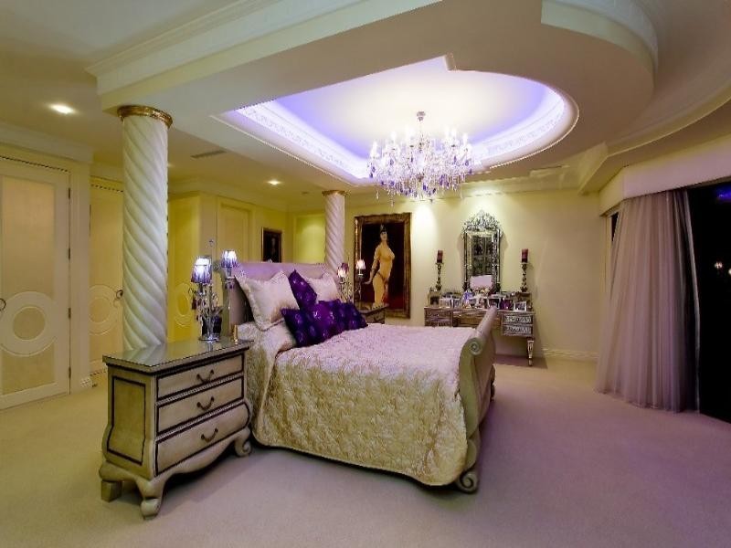 classic style bedroom