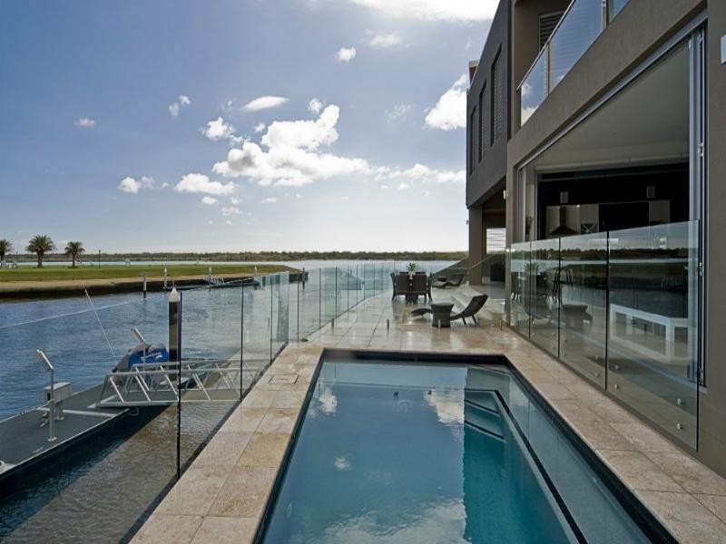 waterfront garden style landscape