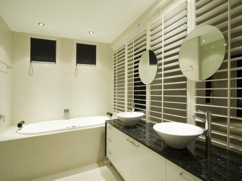 contemporary style bathroom