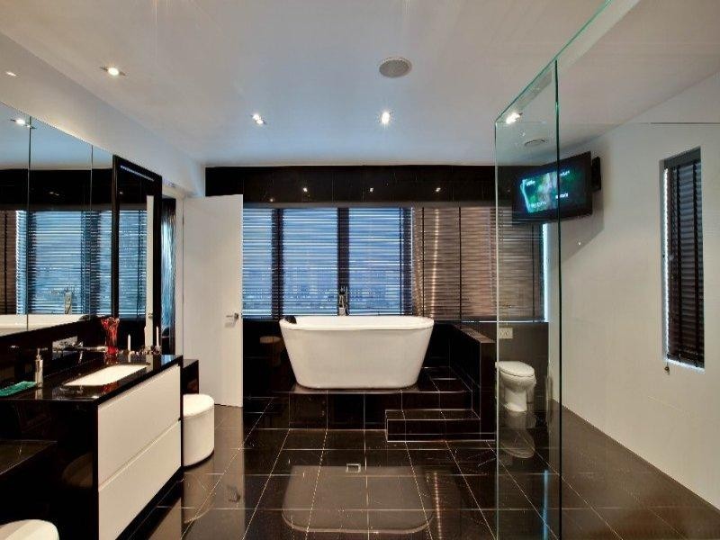contemporary style bathroom