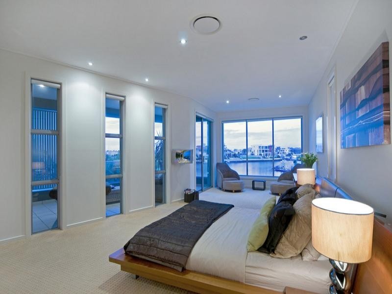 contemporary style bedroom