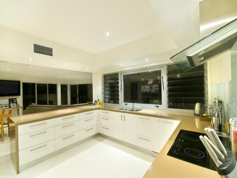 contemporary style kitchen