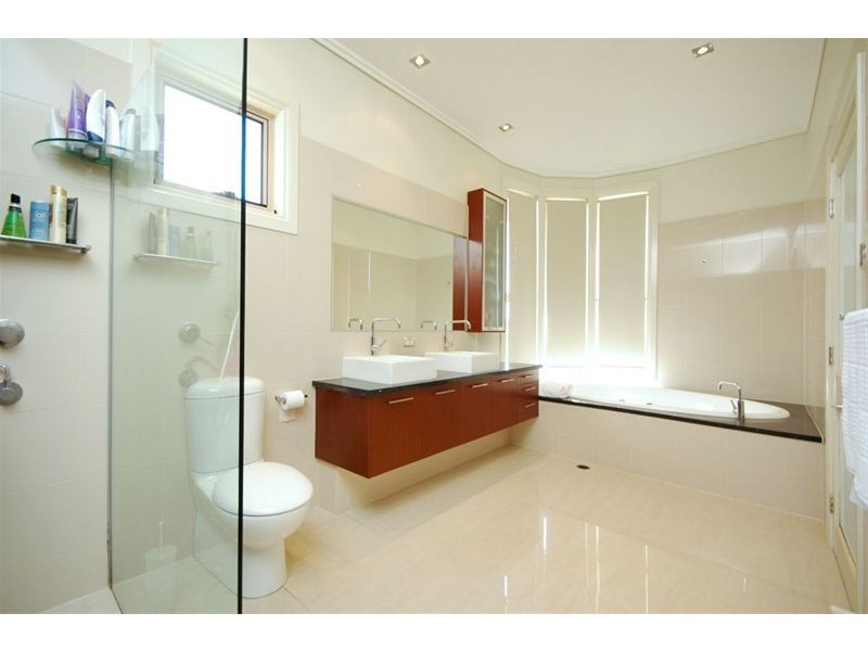 contemporary style bathroom