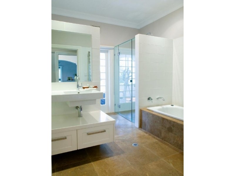 classic style dining room