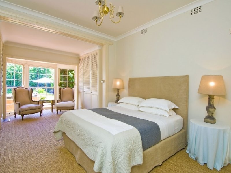 classic style bedroom