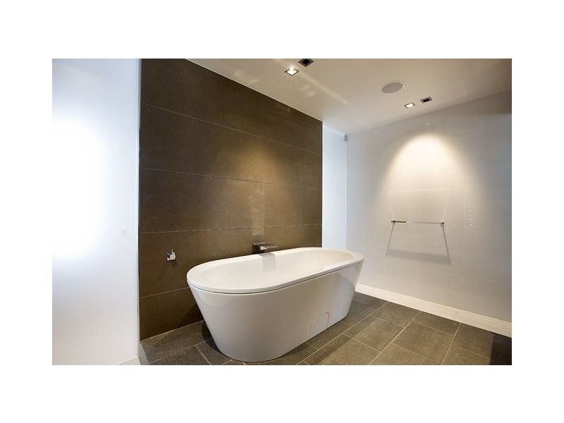 contemporary style bathroom