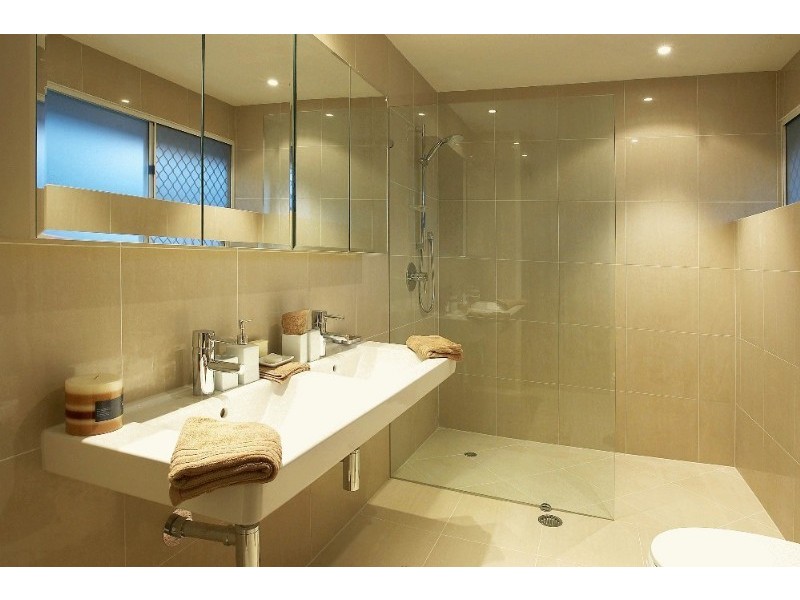 contemporary style bathroom