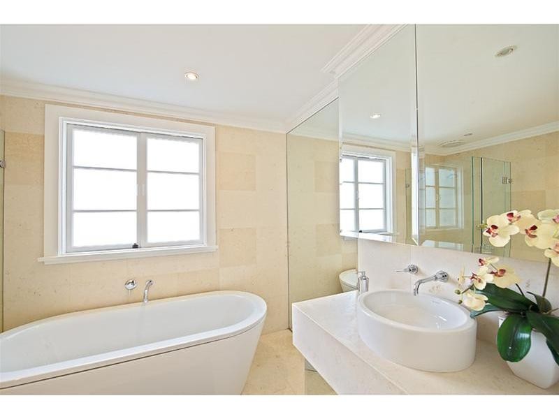 contemporary style bathroom