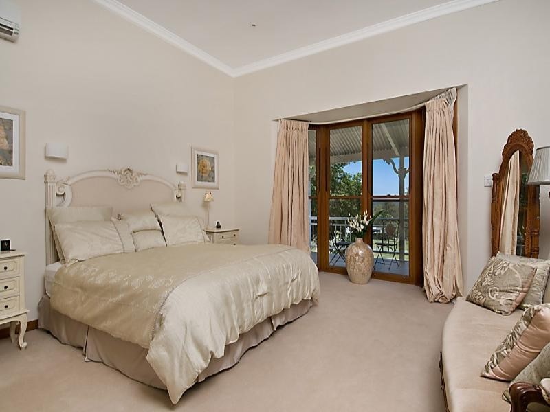 classic style bedroom