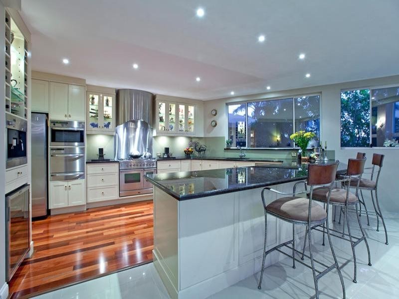 contemporary style kitchen