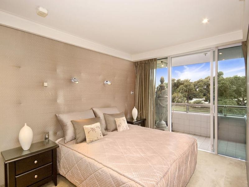 classic style bedroom