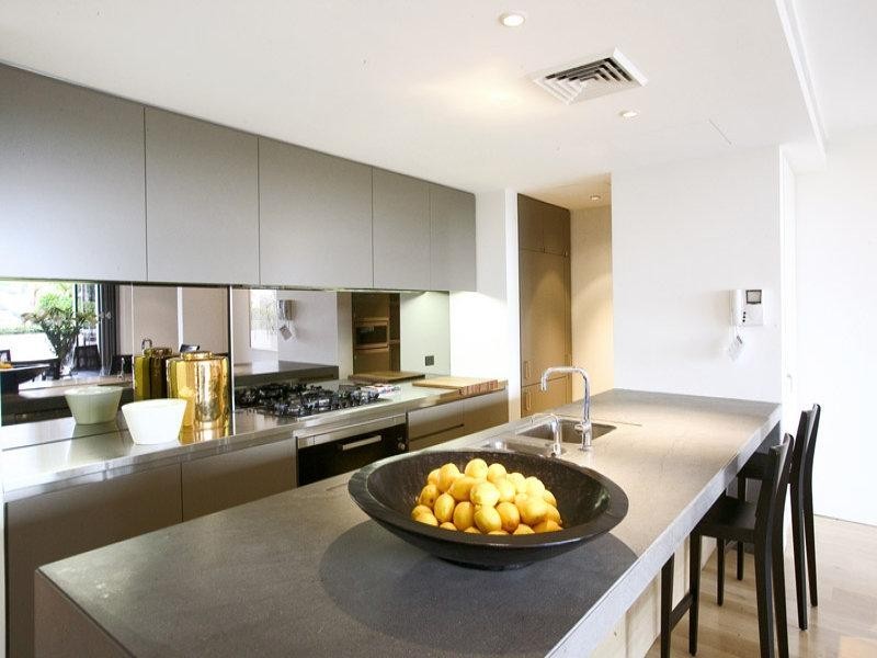 contemporary style kitchen