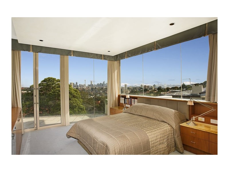 contemporary style bedroom